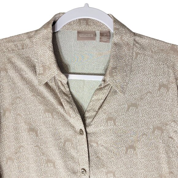 Chicos Blouse Sz L Beige Giraffe All Over Print Button Roll Tab Sleeves Animal - Picture 4 of 13